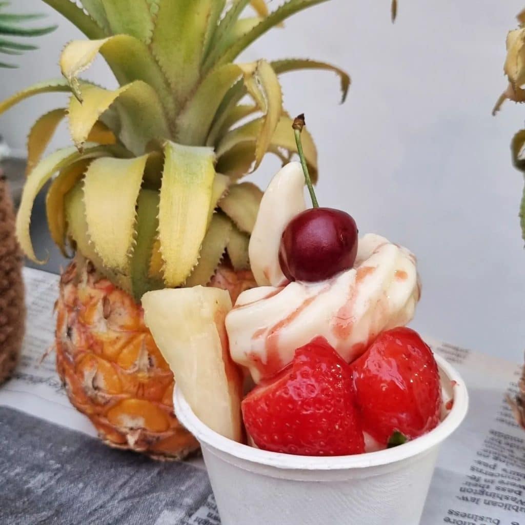 עגלת גלידה מעץ