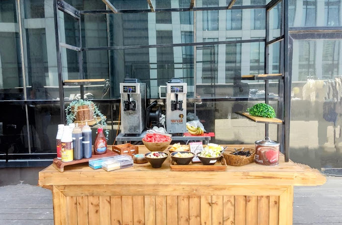 עגלת גלידה מעץ